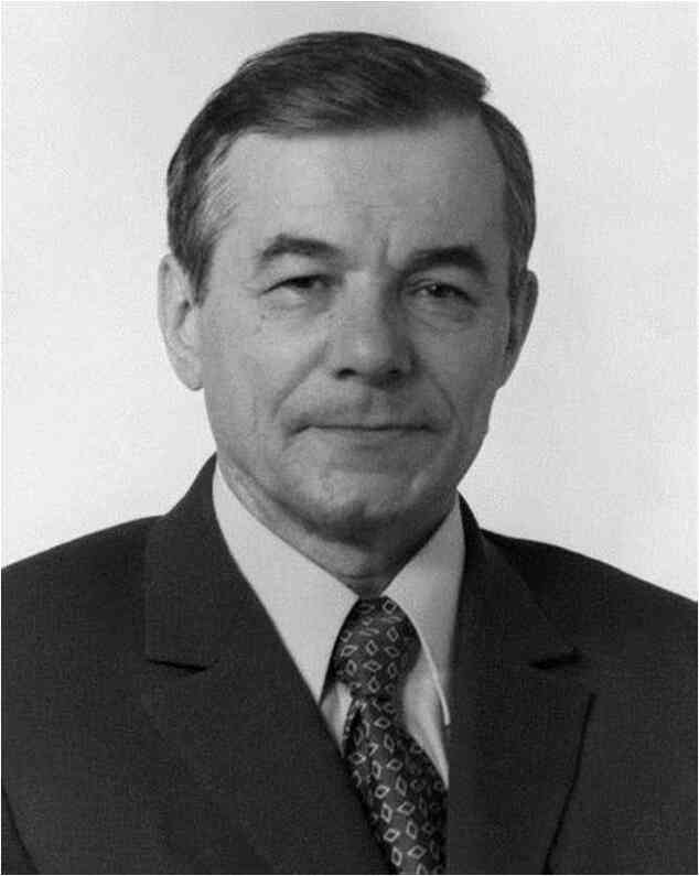 Иллюстрация к книге — Москва ельцинская. Хроники президентского правления [i_110.jpg]