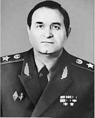 Иллюстрация к книге — Москва ельцинская. Хроники президентского правления [i_111.jpg]