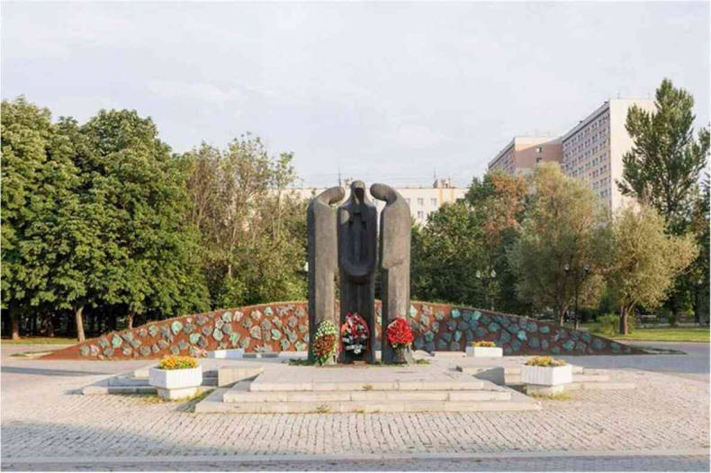 Иллюстрация к книге — Москва ельцинская. Хроники президентского правления [i_151.jpg]