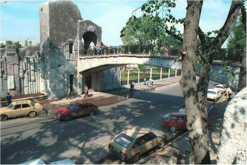 Иллюстрация к книге — Москва ельцинская. Хроники президентского правления [i_164.jpg]