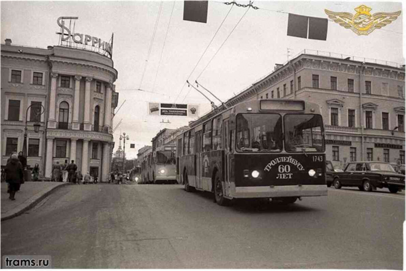 Иллюстрация к книге — Москва ельцинская. Хроники президентского правления [i_168.jpg]