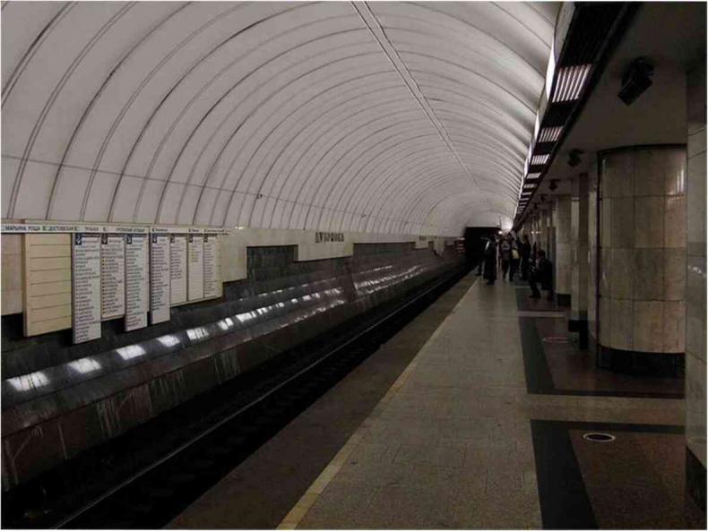 Иллюстрация к книге — Москва ельцинская. Хроники президентского правления [i_200.jpg]