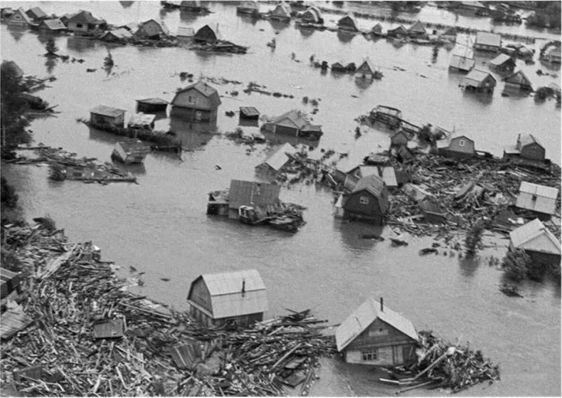 Иллюстрация к книге — Москва ельцинская. Хроники президентского правления [i_208.jpg]