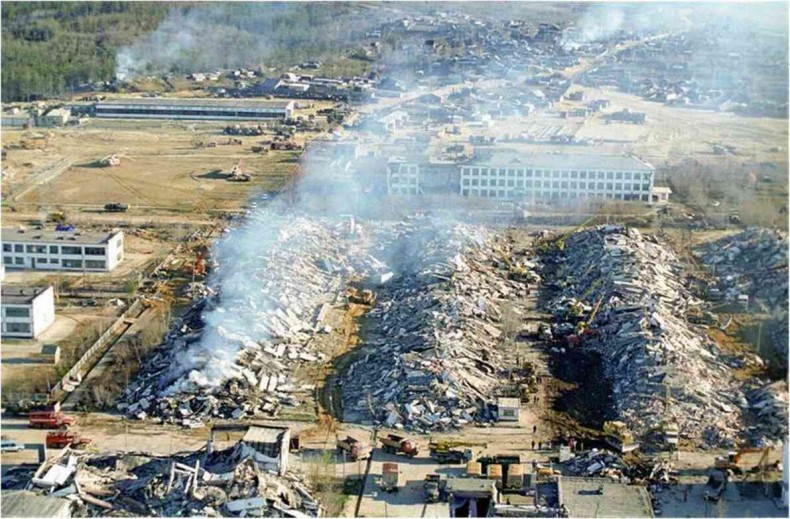 Иллюстрация к книге — Москва ельцинская. Хроники президентского правления [i_217.jpg]