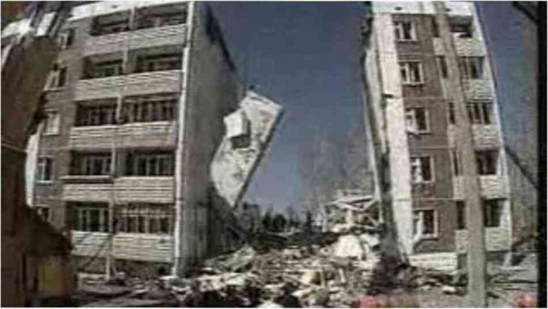 Иллюстрация к книге — Москва ельцинская. Хроники президентского правления [i_220.jpg]