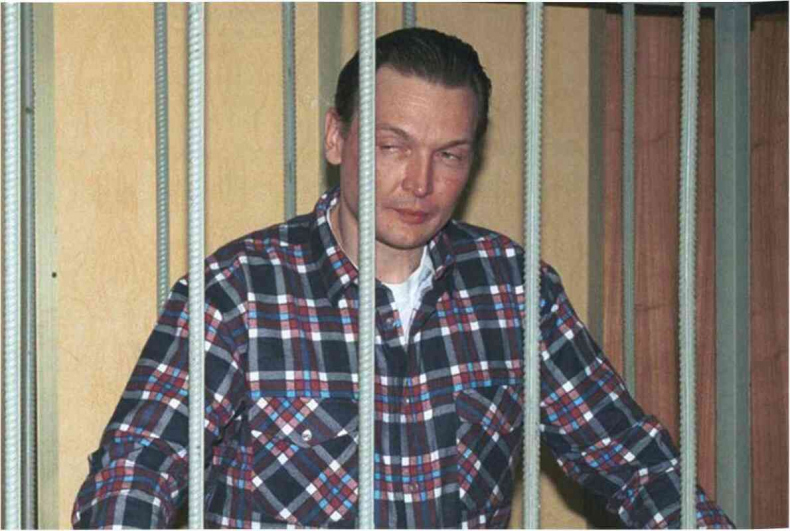 Иллюстрация к книге — Москва ельцинская. Хроники президентского правления [i_242.jpg]