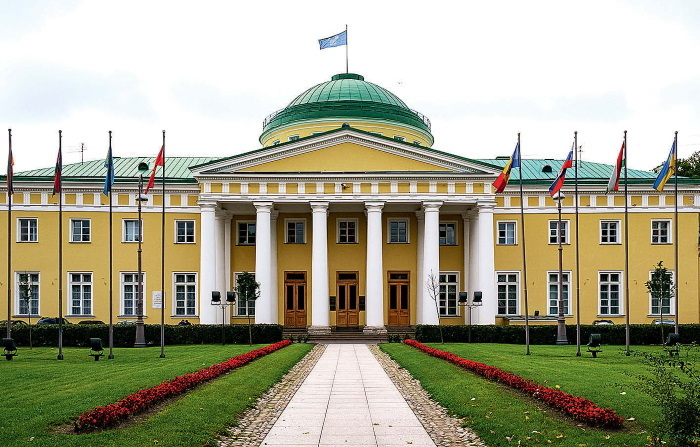 Иллюстрация к книге — Ленин в поезде [i_010.jpg]