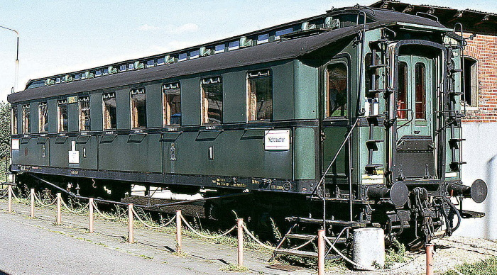 Иллюстрация к книге — Ленин в поезде [i_038.jpg]