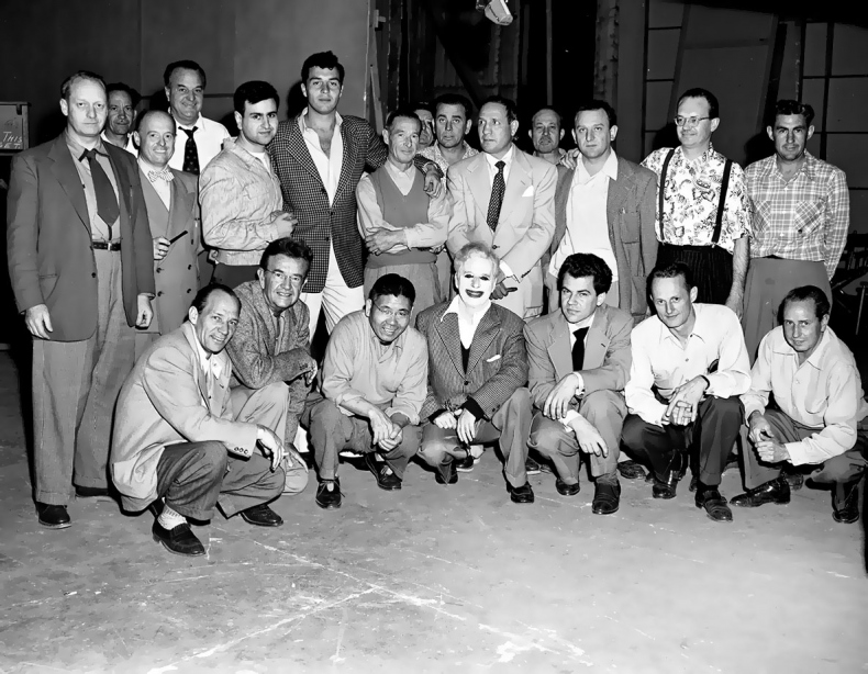 Иллюстрация к книге — Огни рампы. Мир «Огней рампы» [i_026.jpg]