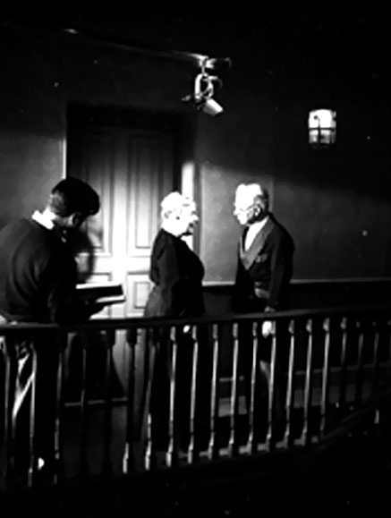 Иллюстрация к книге — Огни рампы. Мир «Огней рампы» [i_041.jpg]