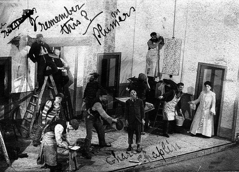 Иллюстрация к книге — Огни рампы. Мир «Огней рампы» [i_071.jpg]