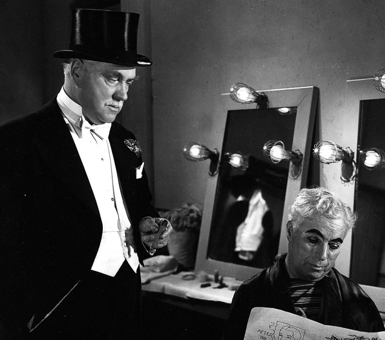 Иллюстрация к книге — Огни рампы. Мир «Огней рампы» [i_079.jpg]