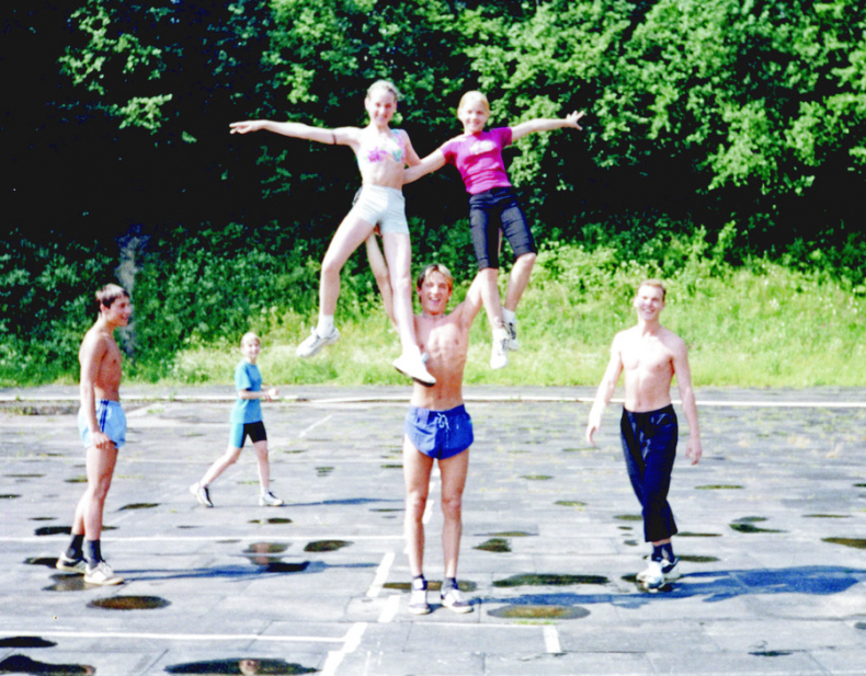 Иллюстрация к книге — Две стороны одной медали [i_007.jpg]