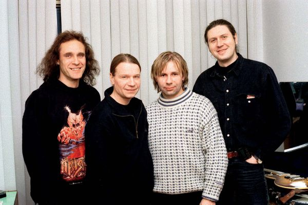 Иллюстрация к книге — Ария: Возрождение Легенды. Авторизованная биография группы [i_015.jpg]