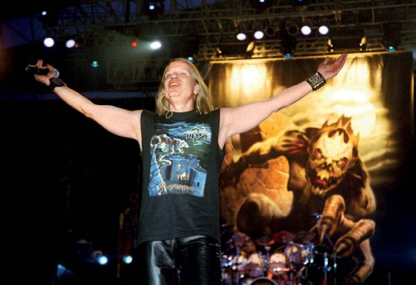 Иллюстрация к книге — Ария: Возрождение Легенды. Авторизованная биография группы [i_024.jpg]