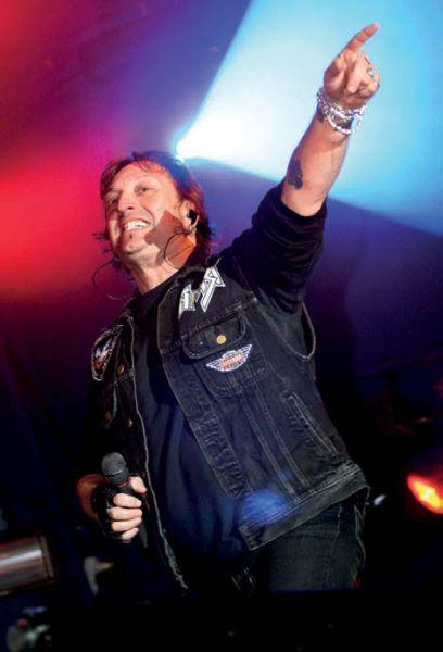 Иллюстрация к книге — Ария: Возрождение Легенды. Авторизованная биография группы [i_032.jpg]