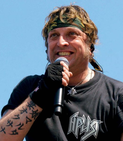 Иллюстрация к книге — Ария: Возрождение Легенды. Авторизованная биография группы [i_033.jpg]