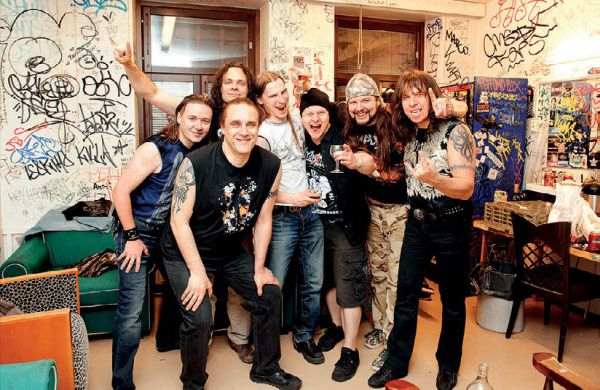 Иллюстрация к книге — Ария: Возрождение Легенды. Авторизованная биография группы [i_038.jpg]