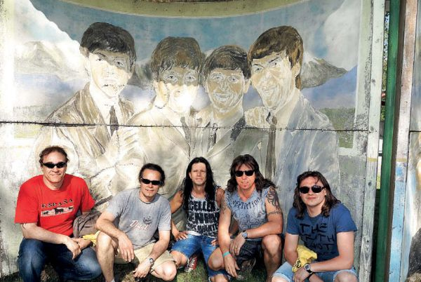 Иллюстрация к книге — Ария: Возрождение Легенды. Авторизованная биография группы [i_041.jpg]