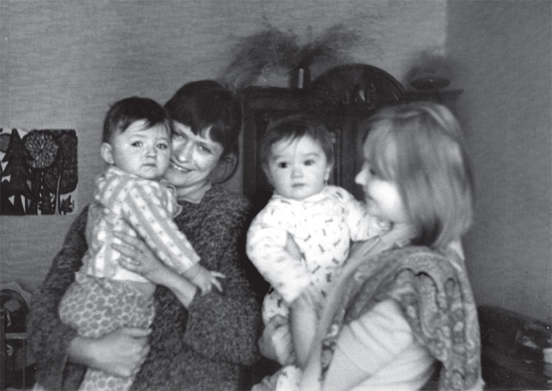 Иллюстрация к книге — Лытдыбр. Дневники, диалоги, проза [i_004.jpg]