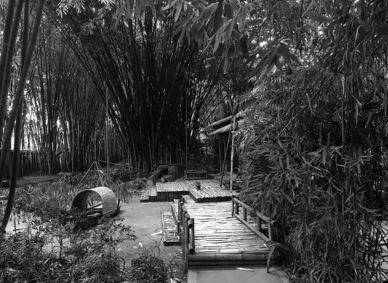 Иллюстрация к книге — На руинах нового [i_001.jpg]