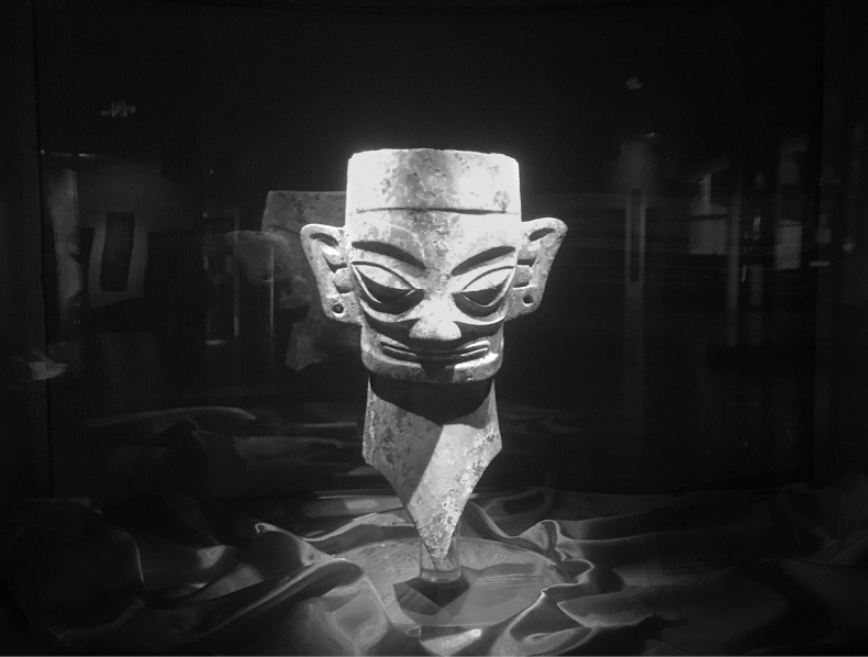 Иллюстрация к книге — На руинах нового [i_006.jpg]