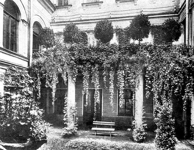 Иллюстрация к книге — История петербургских особняков. Дома и люди [i_029.jpg]