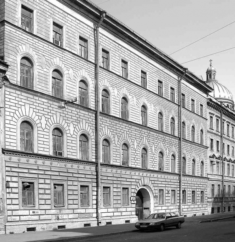 Иллюстрация к книге — История петербургских особняков. Дома и люди [i_117.jpg]