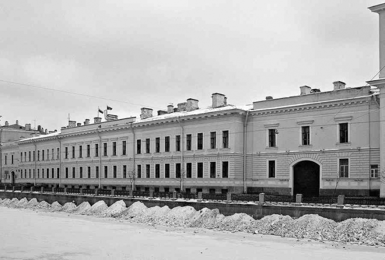 Иллюстрация к книге — История петербургских особняков. Дома и люди [i_153.jpg]