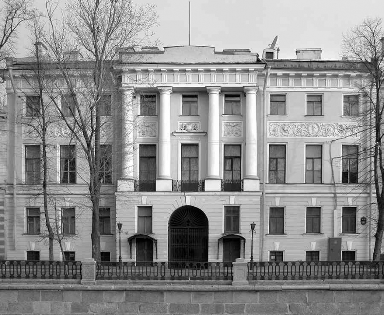 Иллюстрация к книге — История петербургских особняков. Дома и люди [i_175.jpg]