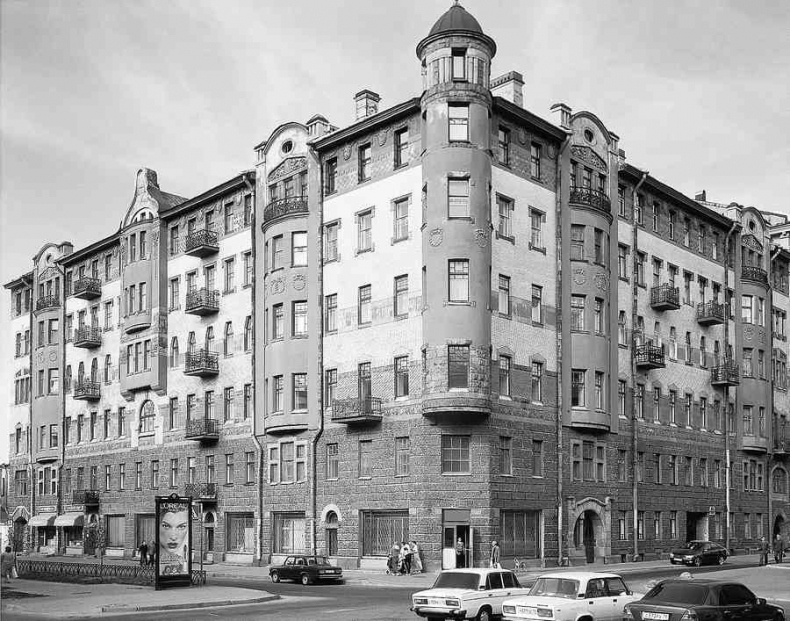 Иллюстрация к книге — История петербургских особняков. Дома и люди [i_330.jpg]