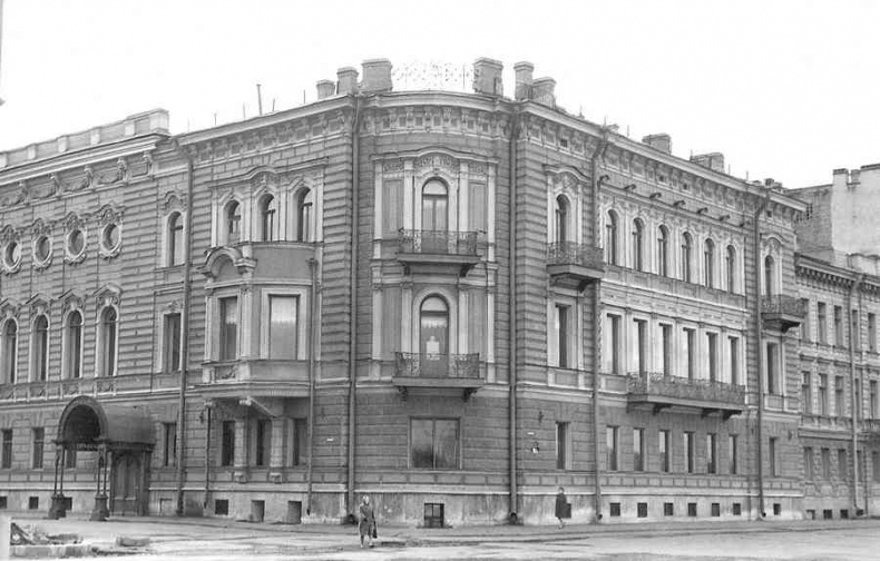 Иллюстрация к книге — История петербургских особняков. Дома и люди [i_375.jpg]