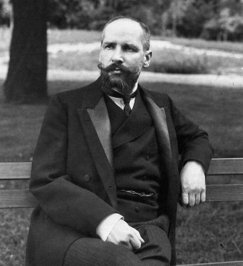 Иллюстрация к книге — Нам нужна великая Россия [i_001.jpg]