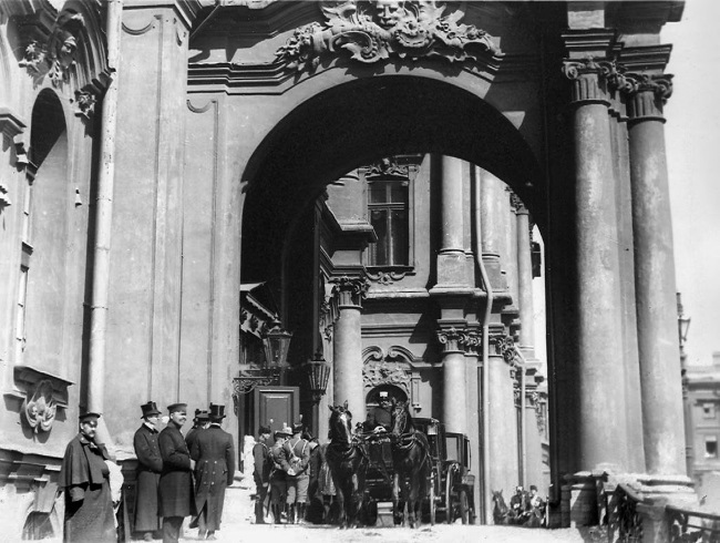 Иллюстрация к книге — Нам нужна великая Россия [i_049.jpg]