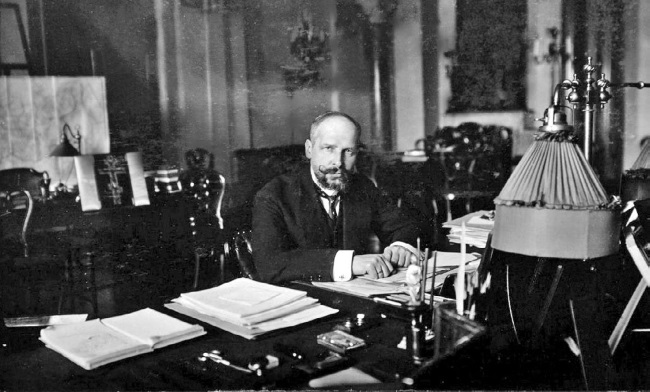 Иллюстрация к книге — Нам нужна великая Россия [i_071.jpg]