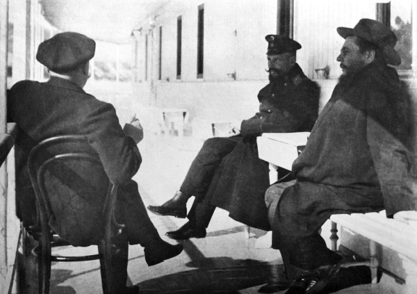 Иллюстрация к книге — Нам нужна великая Россия [i_177.jpg]