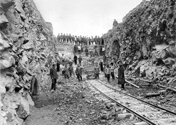 Иллюстрация к книге — Нам нужна великая Россия [i_226.jpg]