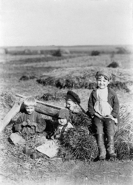 Иллюстрация к книге — Нам нужна великая Россия [i_244.jpg]