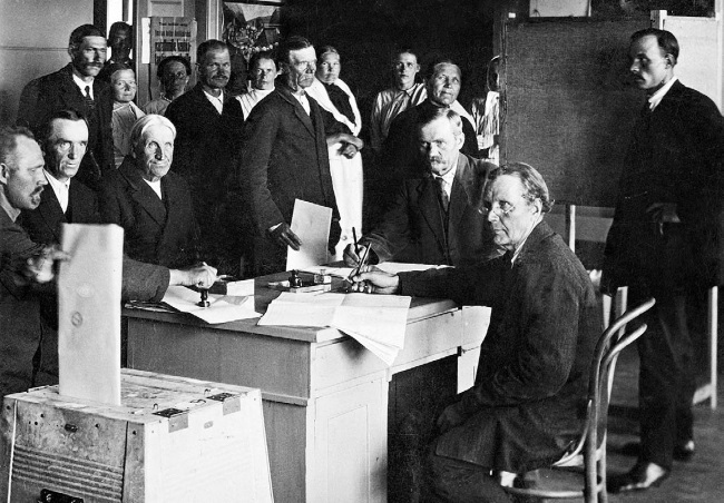 Иллюстрация к книге — Нам нужна великая Россия [i_301.jpg]