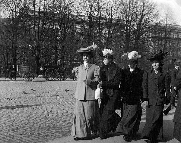 Иллюстрация к книге — Нам нужна великая Россия [i_313.jpg]