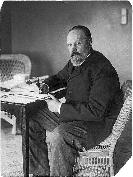 Иллюстрация к книге — Нам нужна великая Россия [i_350.jpg]