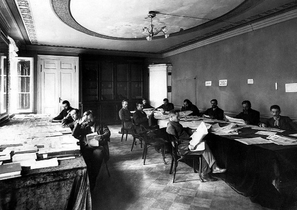 Иллюстрация к книге — Нам нужна великая Россия [i_355.jpg]