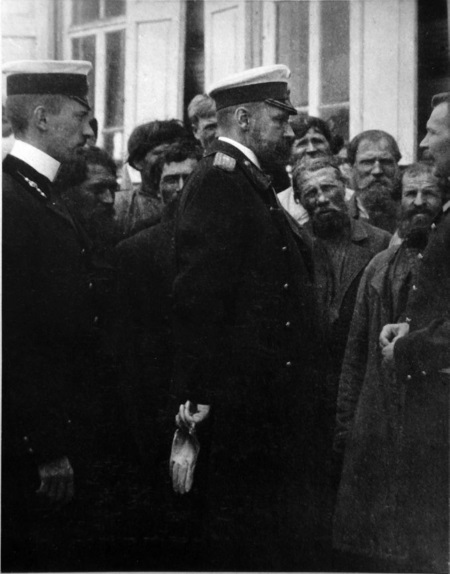 Иллюстрация к книге — Нам нужна великая Россия [i_374.jpg]