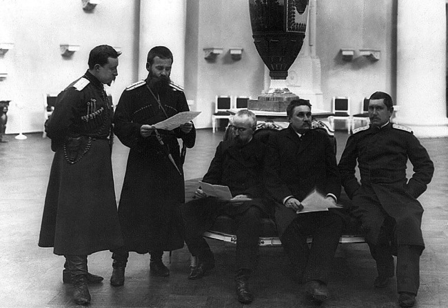 Иллюстрация к книге — Нам нужна великая Россия [i_376.jpg]