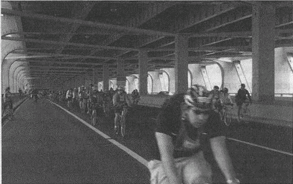 Иллюстрация к книге — Весь мир: Записки велосипедиста [i_090.jpg]