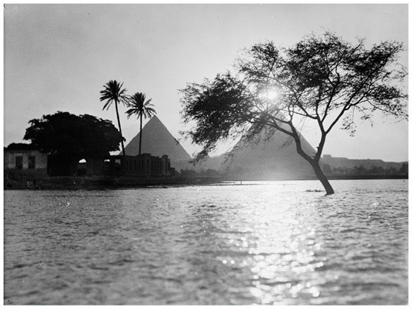 Иллюстрация к книге — Египетские мифы. От пирамид и фараонов до Анубиса и «Книги мертвых» [i_095.jpg]