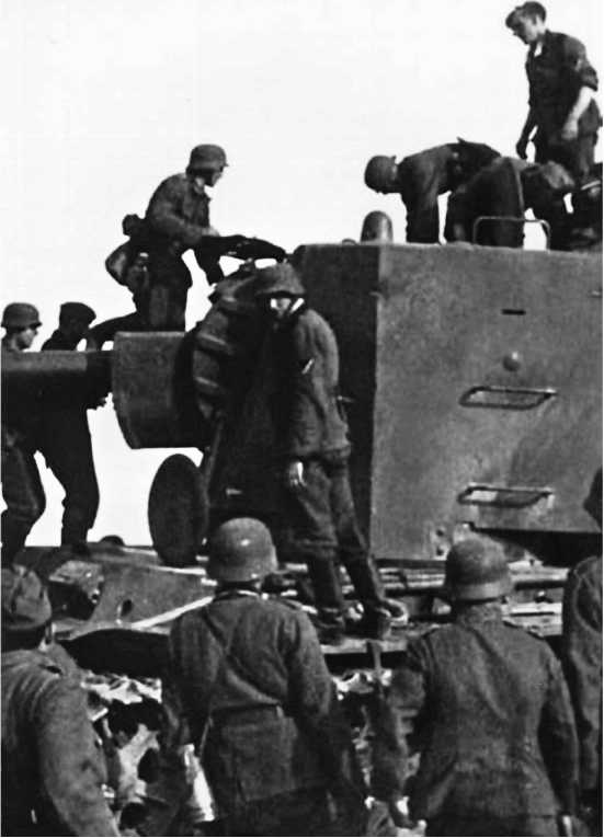 Иллюстрация к книге — Приграничное сражение 1941. Первая битва Великой Отечественной [i_035.jpg]