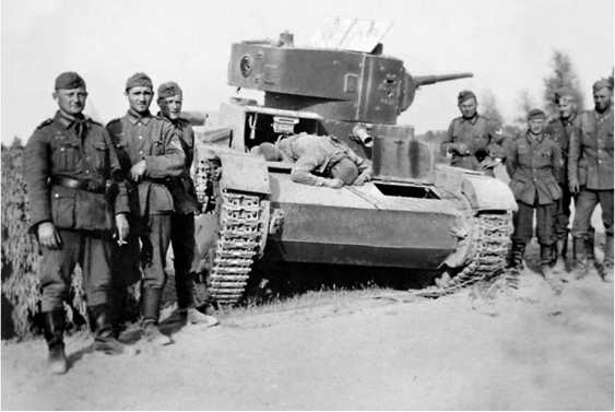 Иллюстрация к книге — Приграничное сражение 1941. Первая битва Великой Отечественной [i_077.jpg]