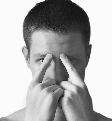 Иллюстрация к книге — Большой самоучитель исцеляющих точек. Подробный атлас, приемы и упражнения [i_057.jpg]