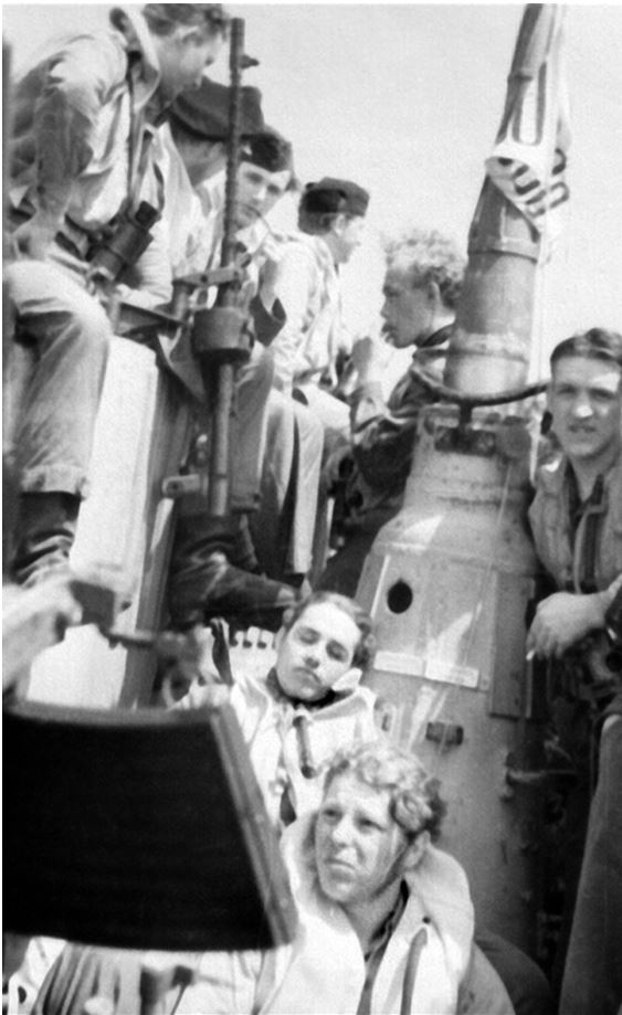 Иллюстрация к книге — Битва за Атлантику. Откуда пришли «волчьи стаи»? [i_020.jpg]